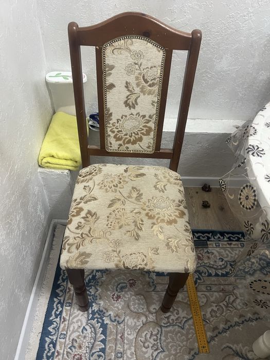 продаются стулья