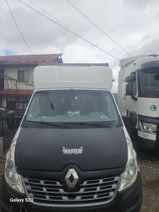 Vând s-au schimb cu semiremorca