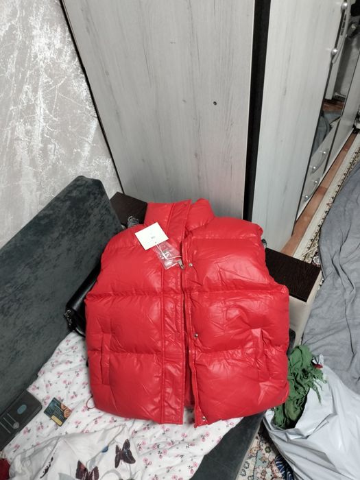 Продам безрукавку женскую