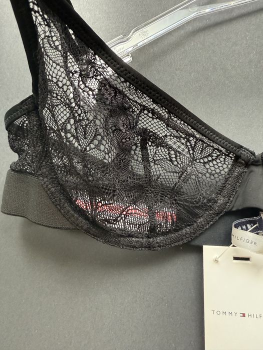 Луксозен черен сутиен Tommy Hilfiger /75В/