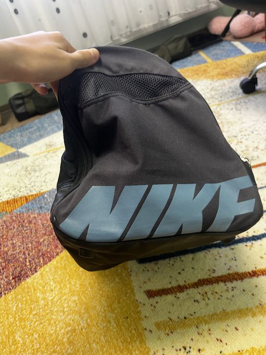 Geanta nike ca noua+compleu