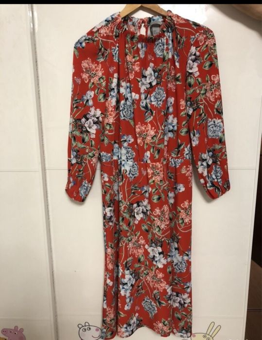 Платье h&m красное