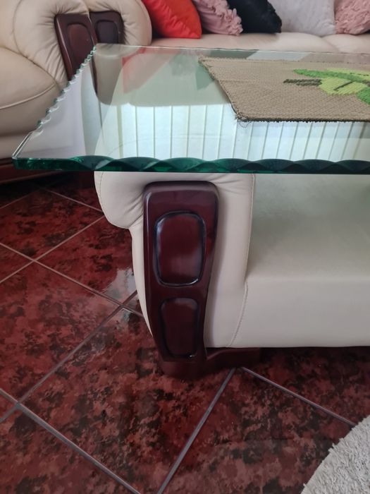 Vând  canapea si fotolii 3,2,1 plus masa de sticla