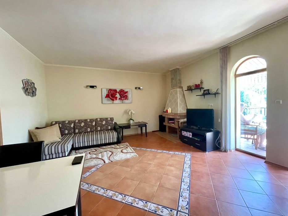 Продава се Двустаен апартамент в к.к. Елените - 74 кв.м за 1014 €/кв.м - Снимка #1