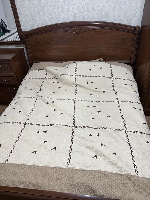 Продается спальная гарнитура