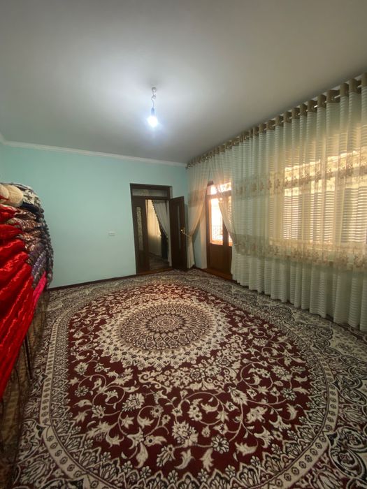 Oqqo’rg’onda uy sotiladi