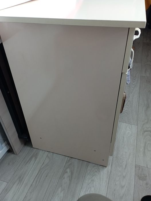 Продам компьютерный стол.