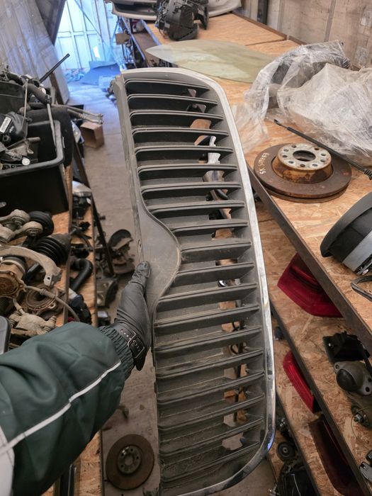 Grila Fata Skoda Superb cu mic defect