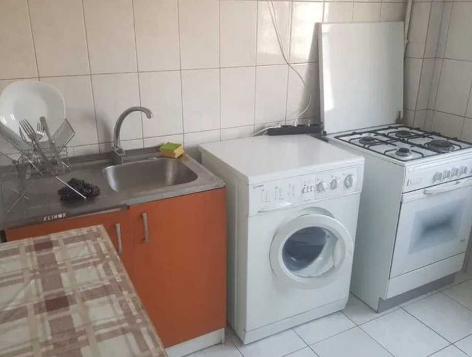 Дава се под наем Двустаен апартамент в Пловдив, Остромила - 60 кв.м за 270.3 € - Снимка #2