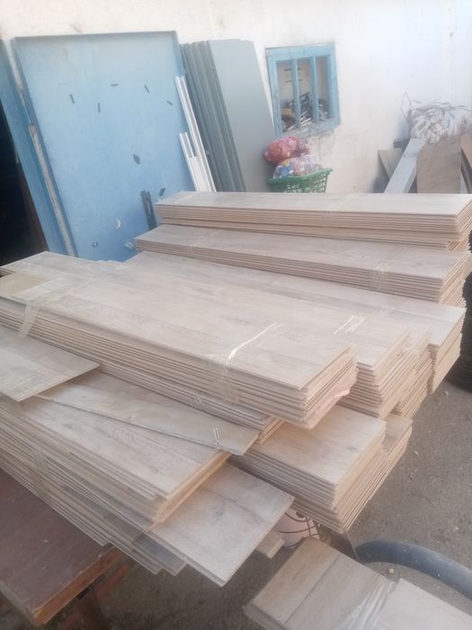 Паркет (паркетный ламинат) Б/У хорошего качества