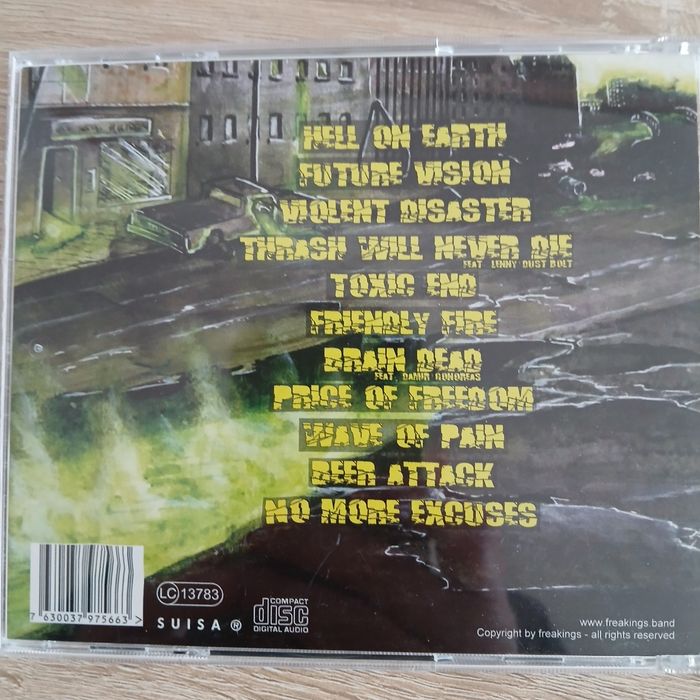 Компакт дискове нови