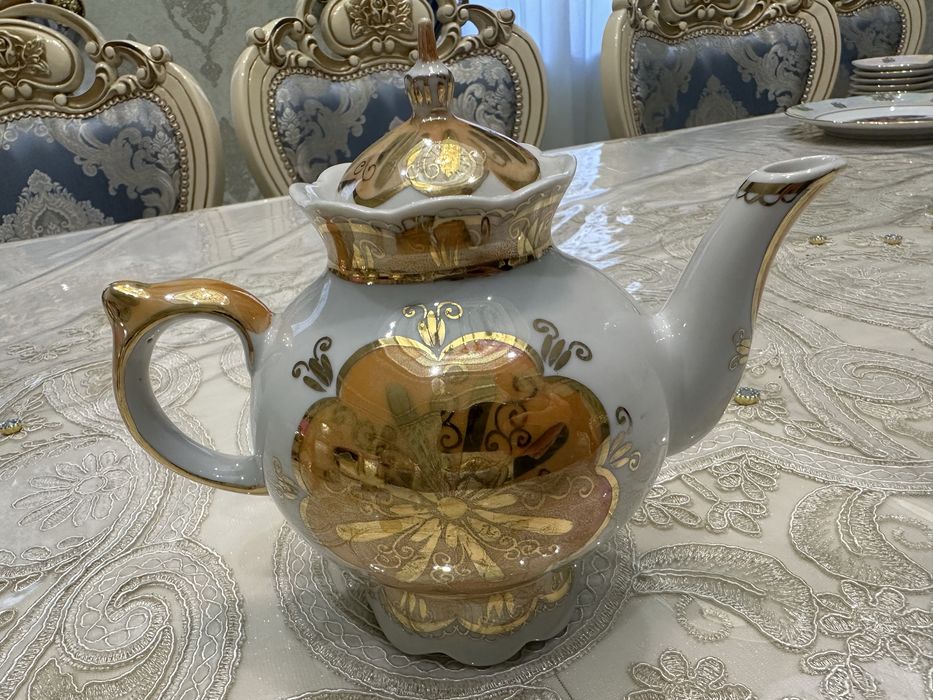 Чайники из фарфора 4 шт, новые
