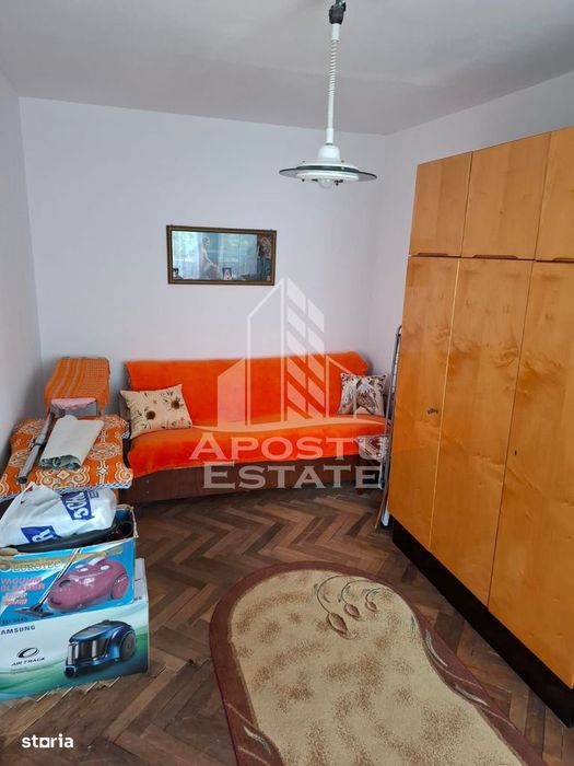 Apartament de închiriat cu 2 camere,zona Dacia,la 10 minute de centru