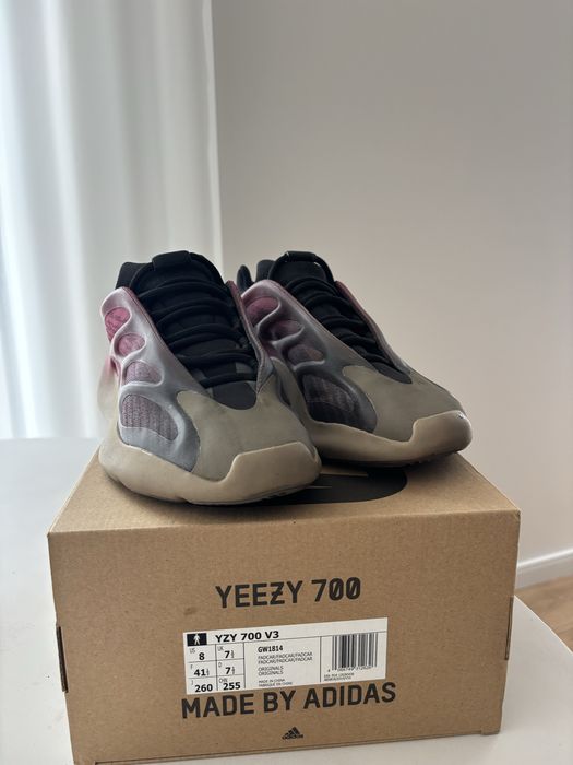 Yeezy 700 V3 Marime 41
