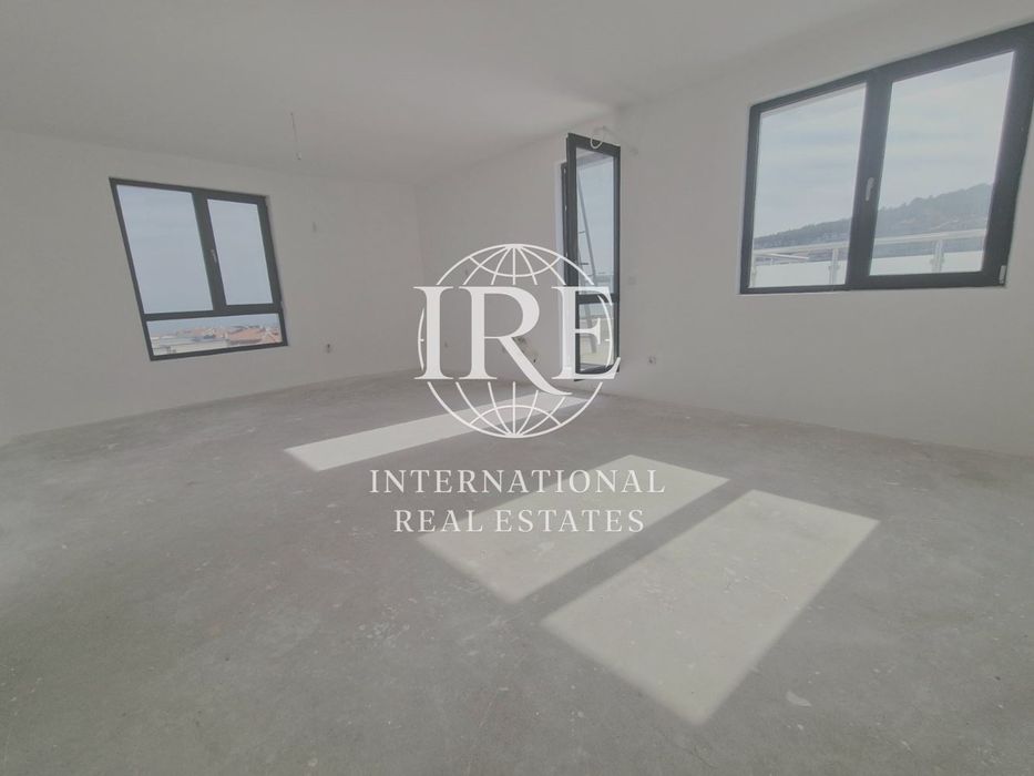 Продава се Четиристаен апартамент в Варна, Виница - 134 кв.м за 1066 €/кв.м - Снимка #2