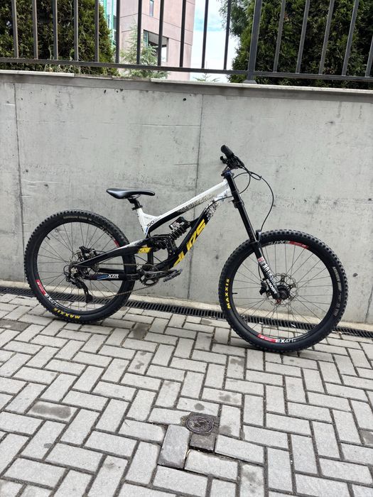 Yt Tues 27.5 L