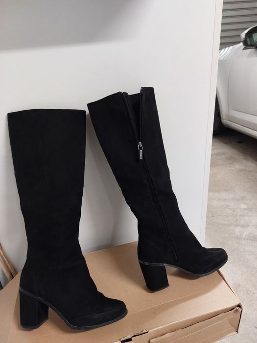 Ботуши Bershka черни велур 38 номер