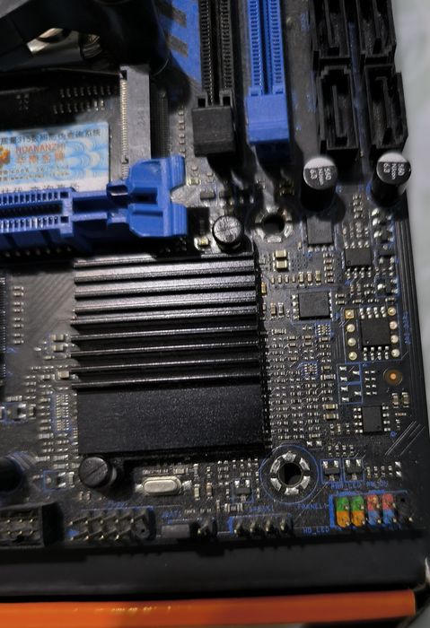 Huananzhi X99 PD4 + Intel Xeon E5-2666 v3 (10C/20T)