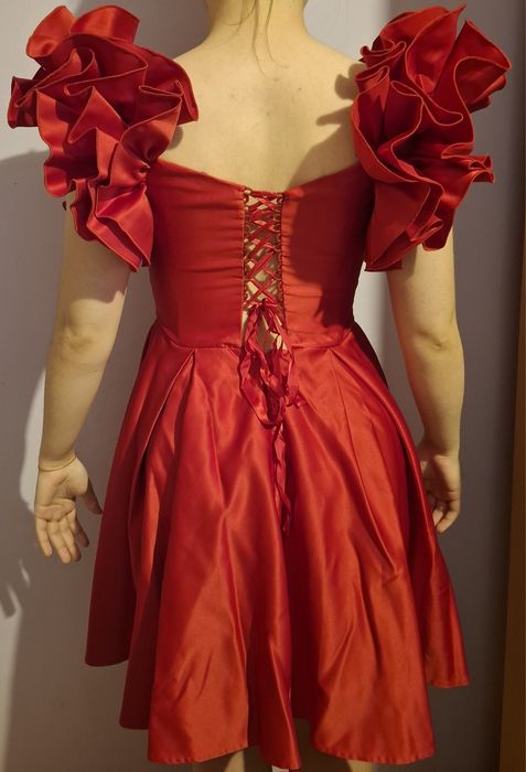 Продавам бална рокля