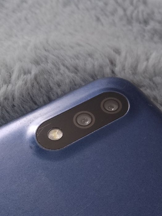 Продам Samsung a01.