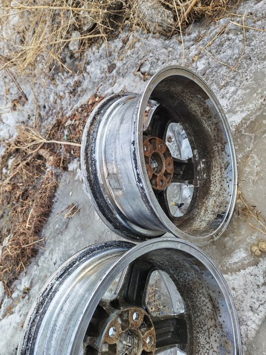 Продам литые диски на 16