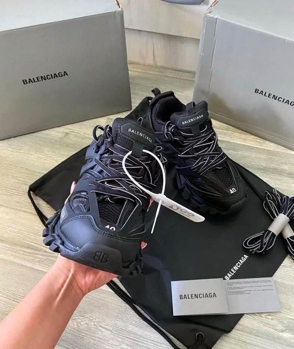 Balenciaga track