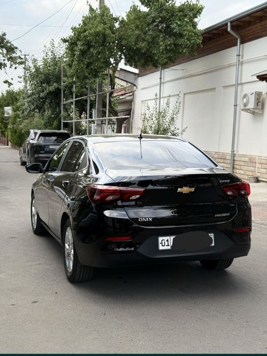 Onix primier  turbo 2025 sotiladi