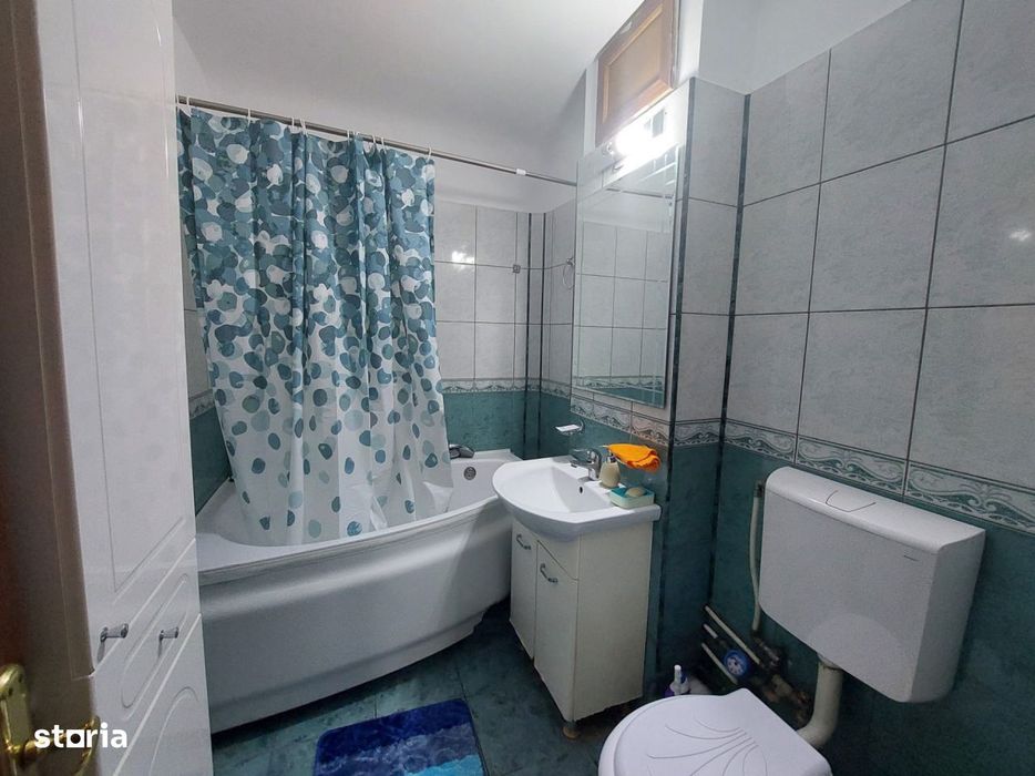 Apartament 3 camere de inchiriat – Decomandat, Etaj 1, Zona Dezrobir