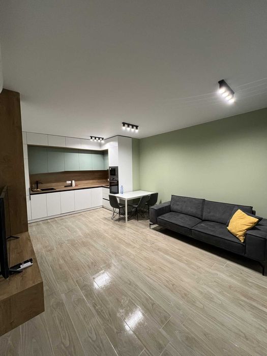 Двустаен апартамент - жк. Дружба 2