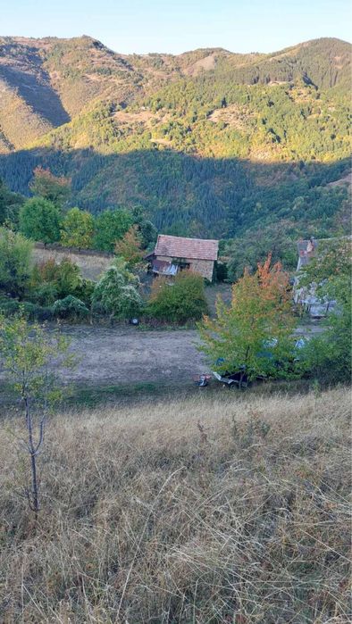 Продава се земя в с. Лъкавица