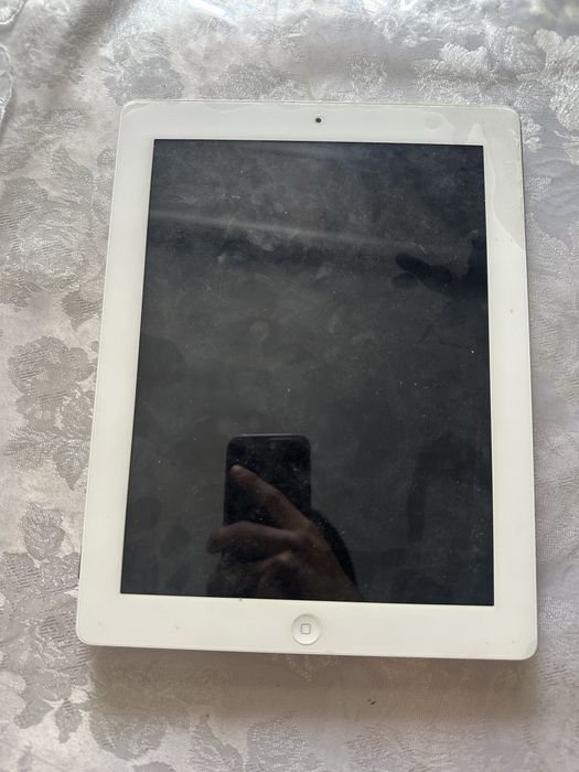 iPad sotladi zapchastga