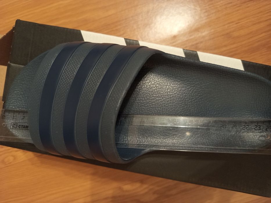 Новые сланцы Adidas