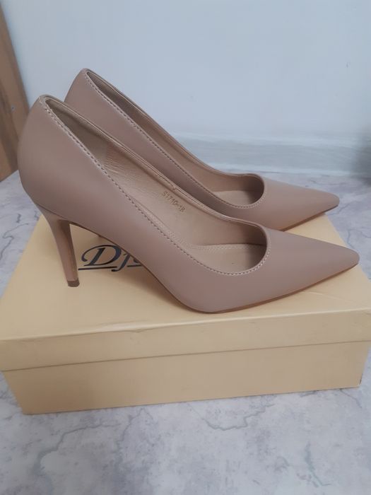 Туфли женские, светло-коричневого цвета