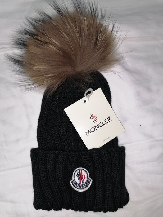 Дамски Зимни Шапки.