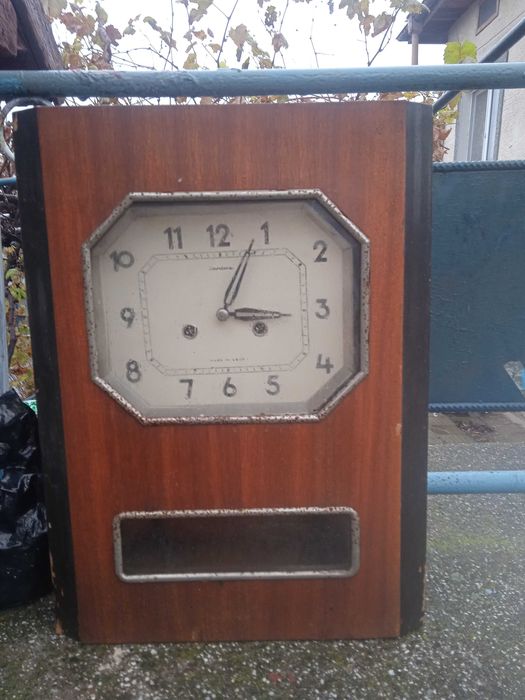 много предмети за механа битов кът