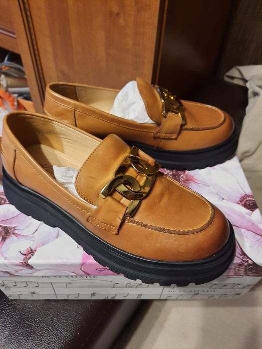 Продаются туфли лоферы