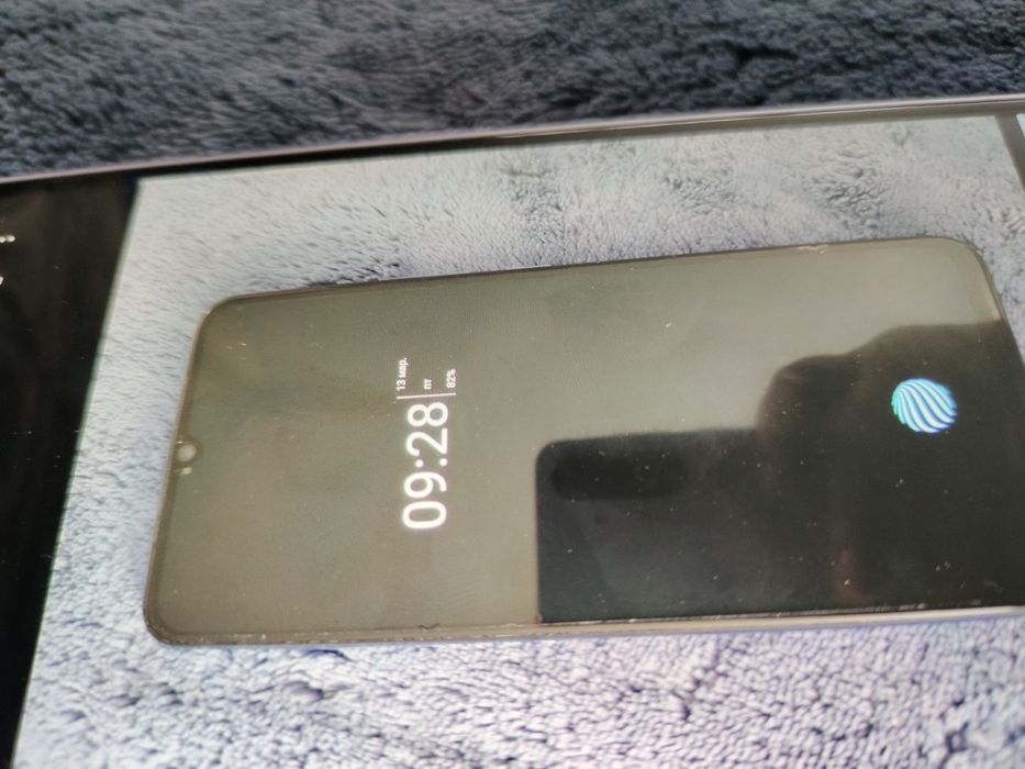 Продам телефон Vivo V21e