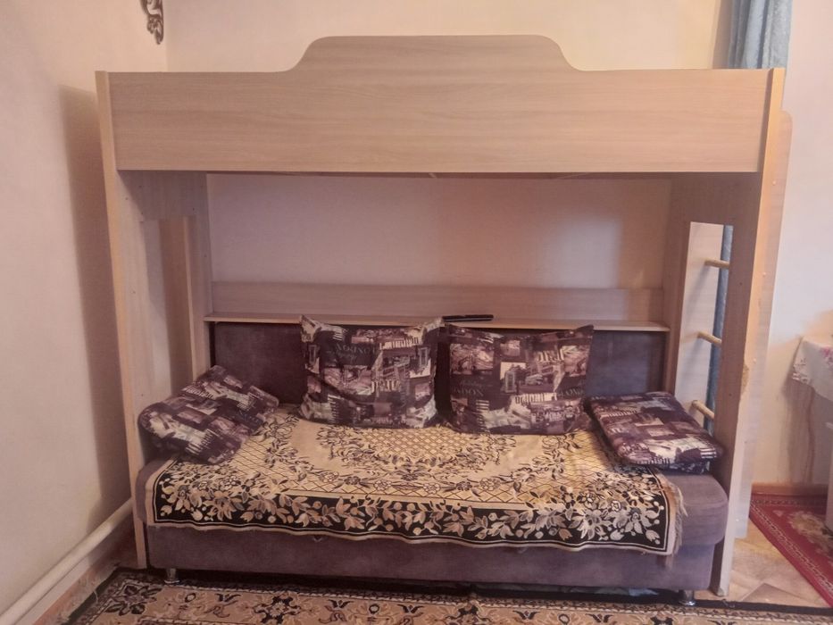 Продам кровать детскую срочно