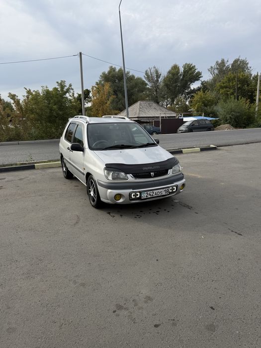 Продам Toyota Raum