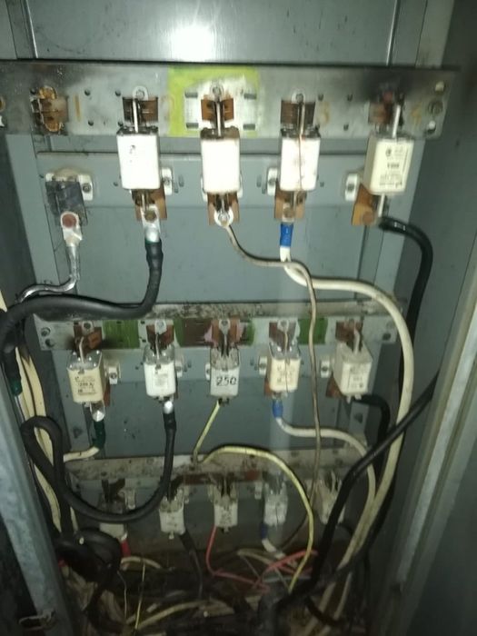 Электрик опытный