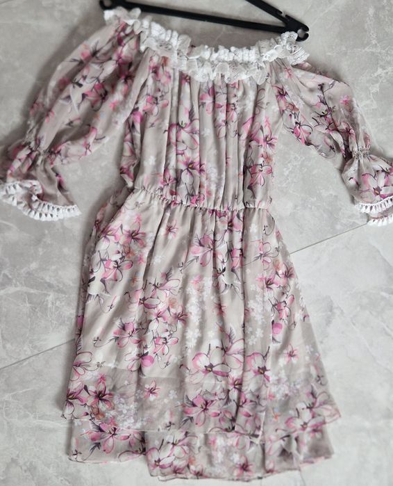 официални и ежедневни рокли