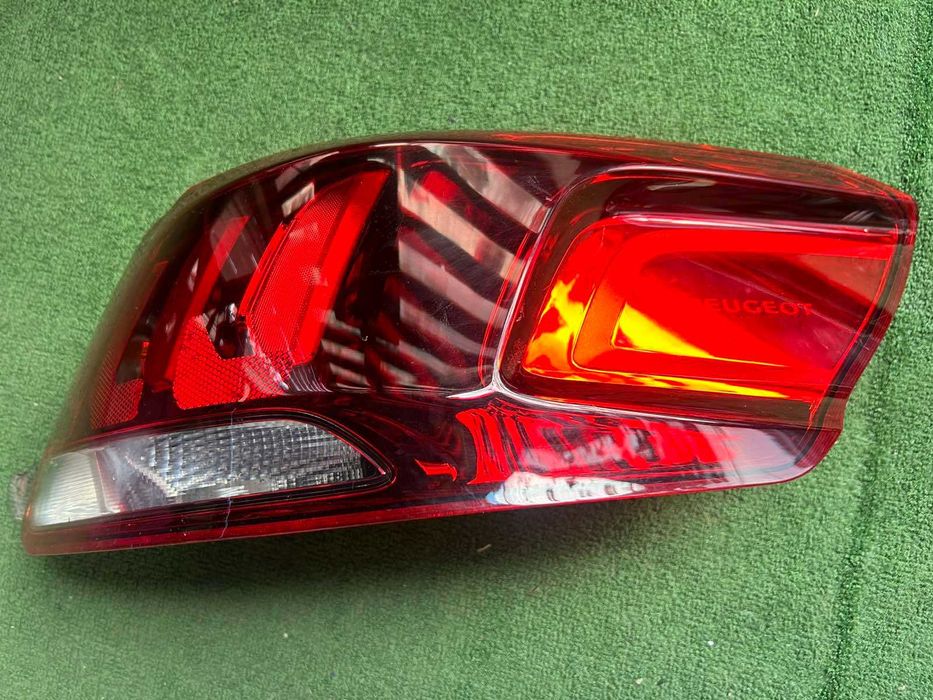 Десен стоп за Peugeot 301 след 2017 г. #038V.