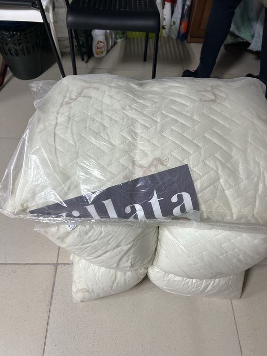 Продам подушки новые 50/70