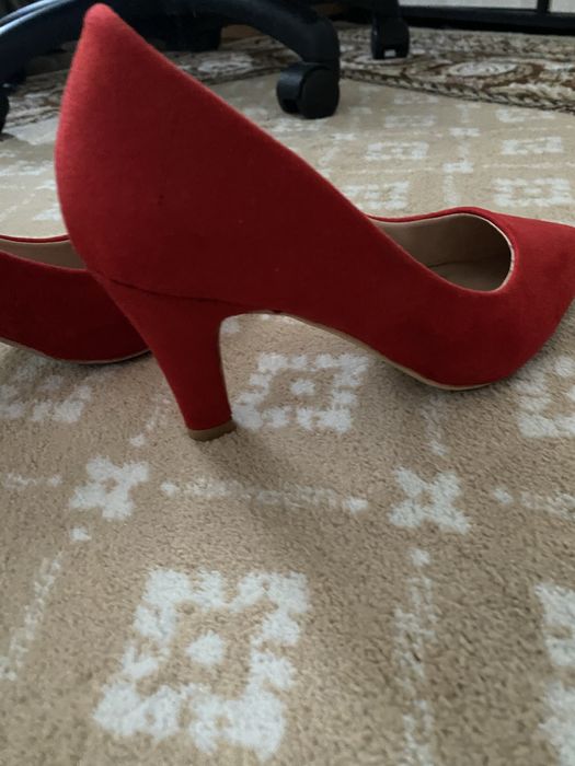 Елегантни обувки висок ток 36 номер
