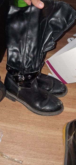 Отдам  сапоги на девочку