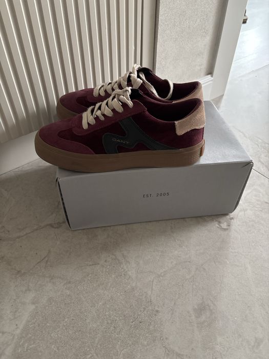 Продам кроссовки