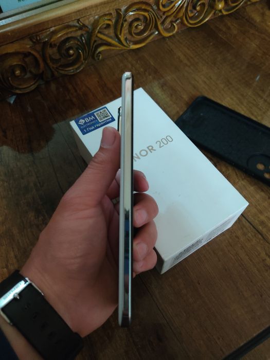Honor 200 8/256g