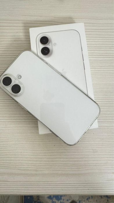 Продам Айфон 16 128