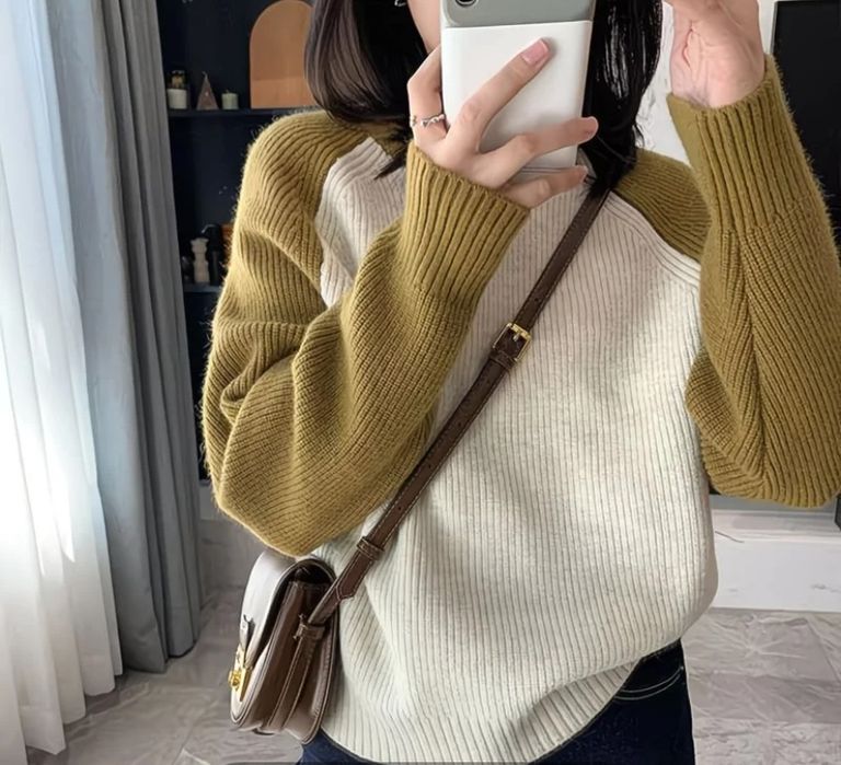 В наличии одежды размер 42-44