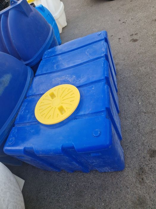 İchimlik suvi uchun bochkalar